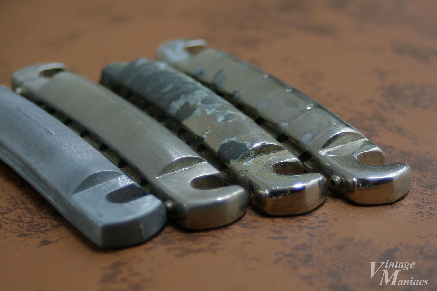 ギブソンのアルミテールピース - 機能美の頂点 | Vintage Maniacs