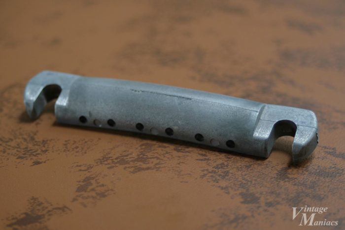 ギブソンのアルミテールピース - 機能美の頂点 | Vintage Maniacs