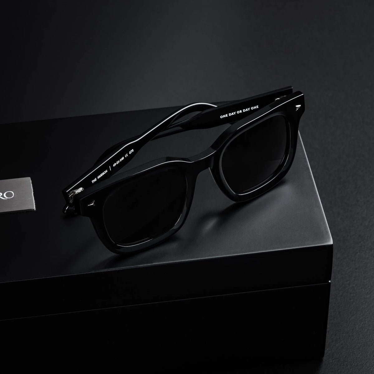 Unisex Sunglasses - The Hudson - Jet Black | Vincero Collective