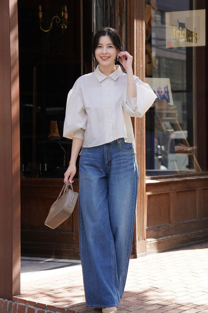 着るだけでサマになるシルエット、女性らしい軽やかさが魅力の