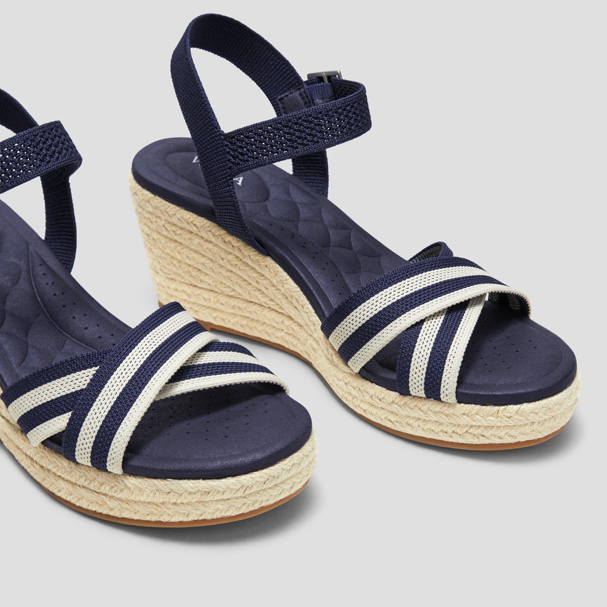 Sally Pro] AdaptAll™ ラウンドトゥ ウェッジヒール サンダル – VIVAIA