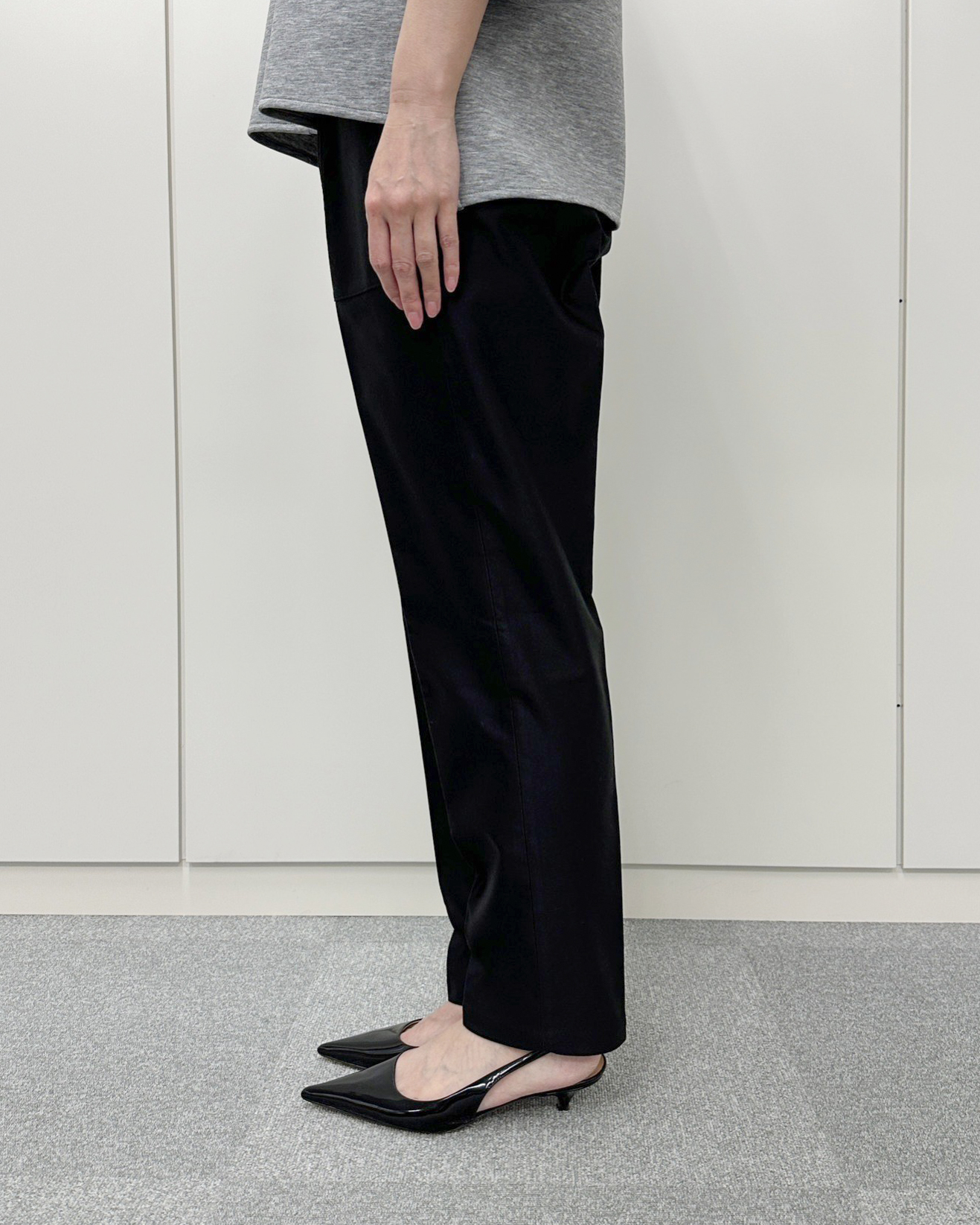 E by éclatの大ヒット「大人ベイカーパンツ」を身長150cm代のスタッフ