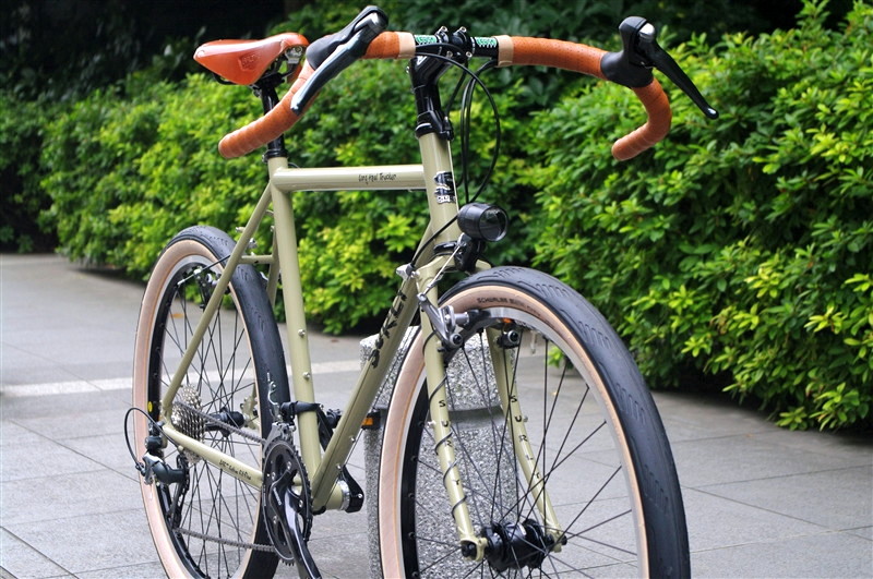 SURLY サーリー / LONGHAULTRUCKER HUBDYNAMO 店頭販売 ロングホール