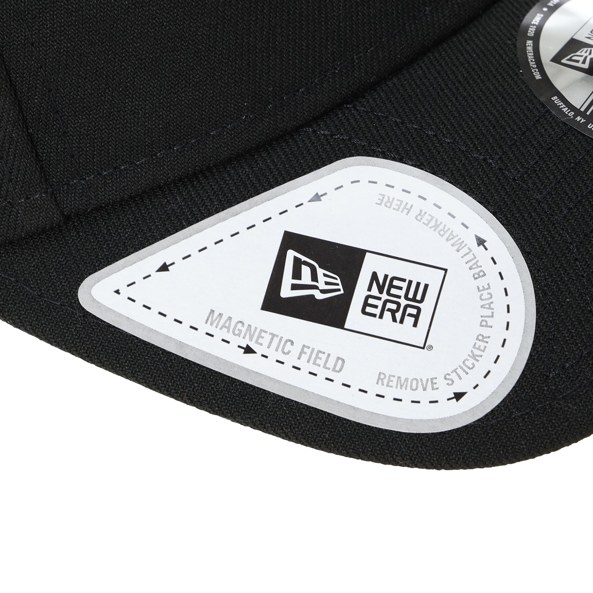 UNISEX NEW ERA×WAAC マーカー付きバイザー ホワイト