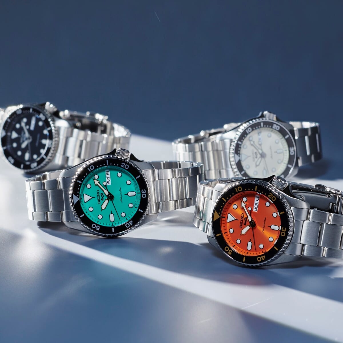 セイコー 5スポーツ】最新作はU5万円で80年代レトロカラーとコンパクト