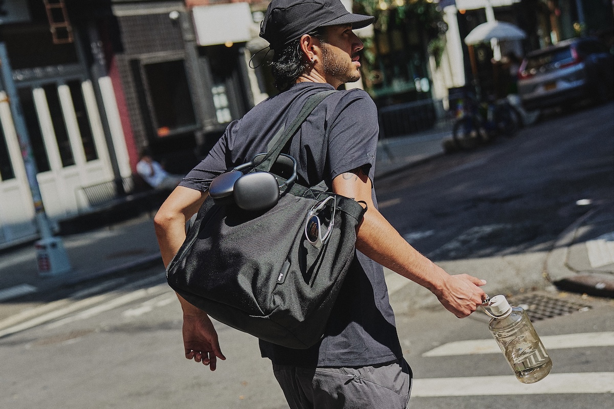 サンフランシスコ発「Aer」のタフネストートバッグはマルチに使えて