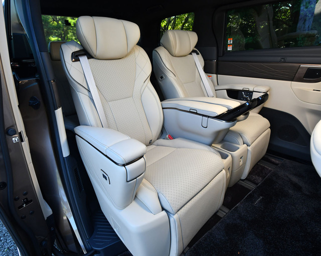 トヨタ・アルファード エグゼクティブラウンジ（FF/CVT）【試乗記