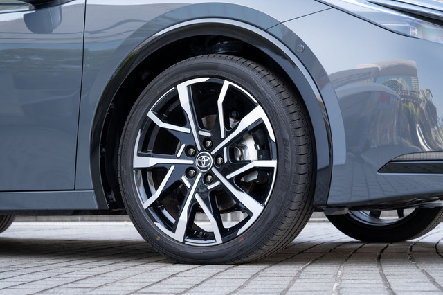 195/50R19 ヨコハマタイヤ4本プリウス60系の外し