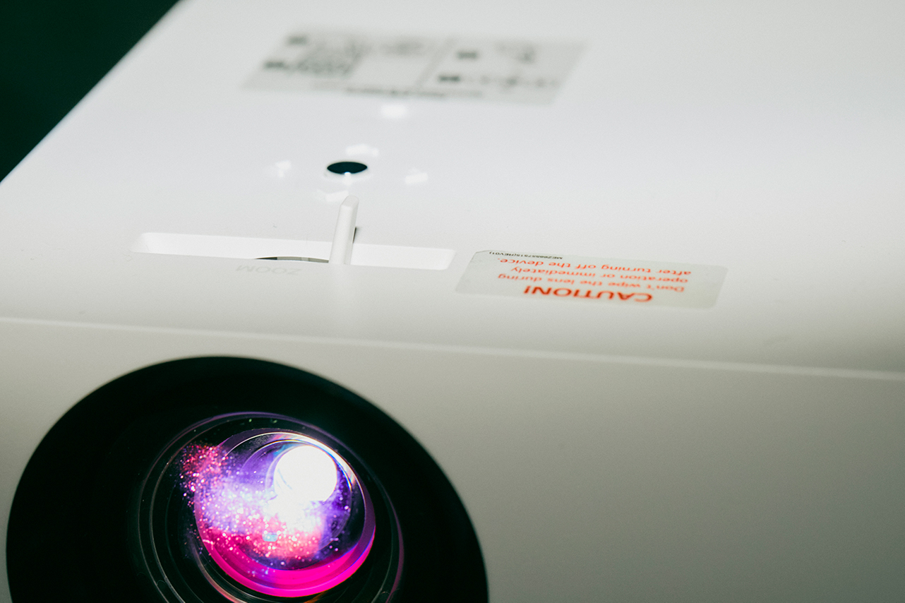 物欲」に耳を傾ける：長期休暇が楽しくなるスマートな4K LED