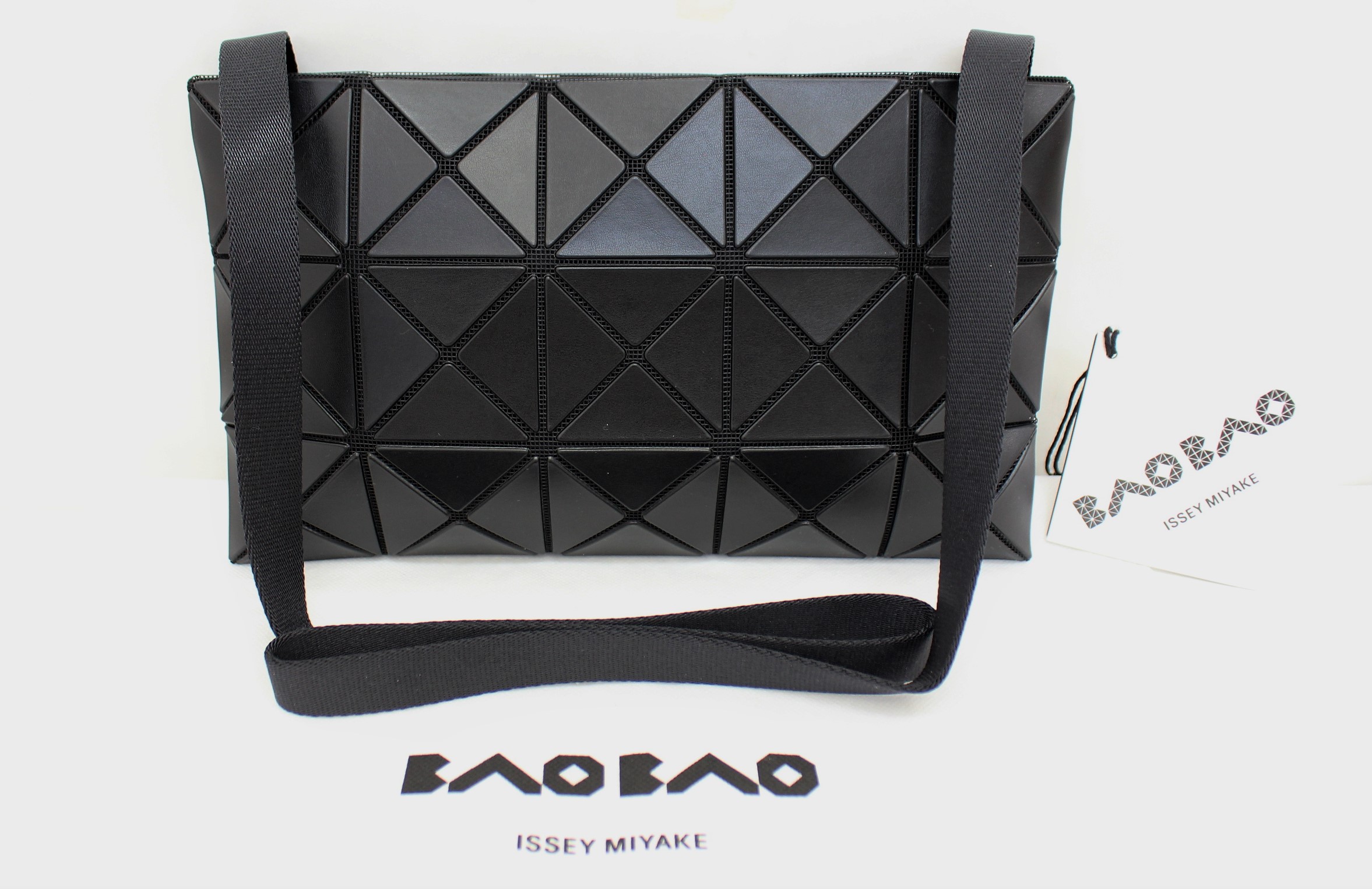 イッセイミヤケ「バオバオ ショルダーバッグ」お買取り♪楽天にて販売