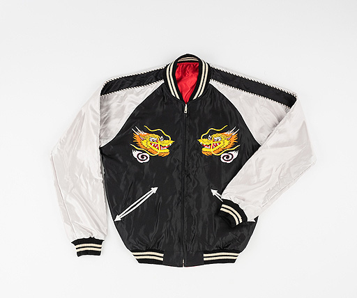 スタッフや関係者に配られた「MOTHER2」スカジャンの復刻版が2月25日