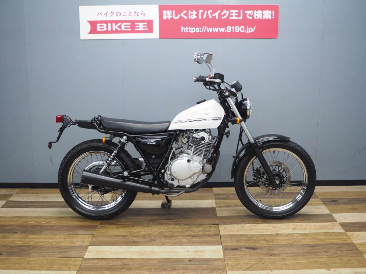 SUZUKI グラストラッカー -トラッカーブームへのスズキの回答- | Bike