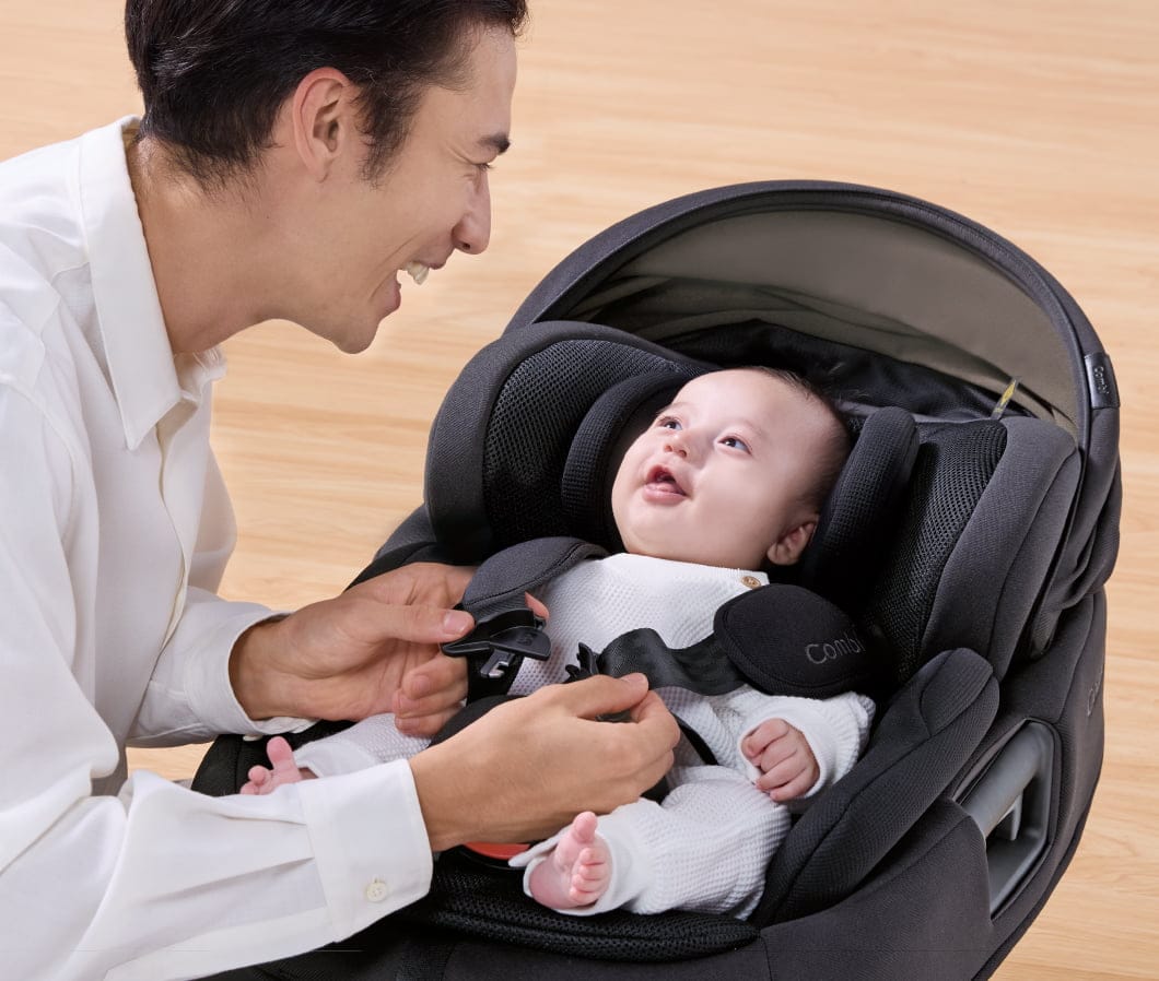 コンパクトベッド型チャイルドシート「THE S（ザ・エス）」｜コンビ