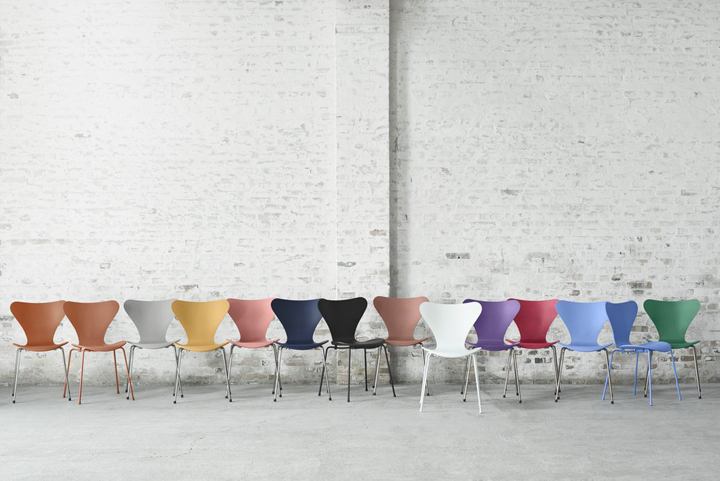 新しいダイニングに1案！セブンチェアがお得に4脚ピシッ！と揃います