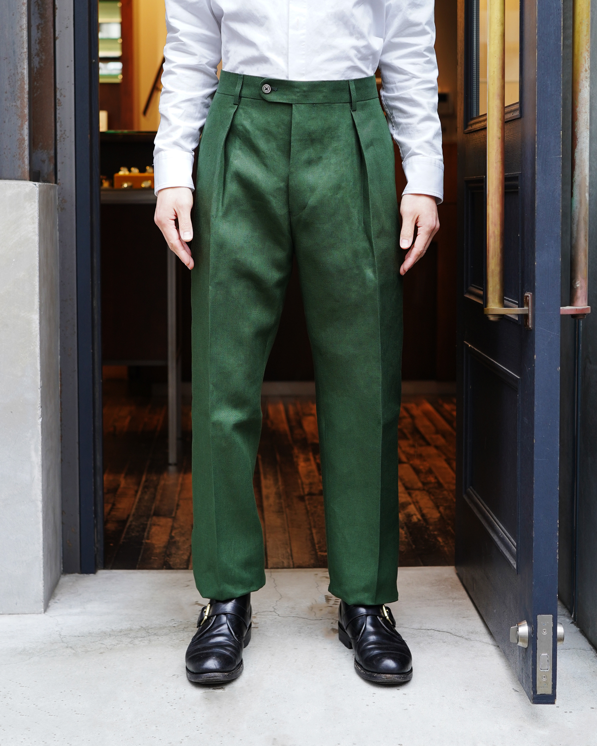 NEAT｜SPENCE BRYSON LINEN｜ONE TUCK - Green｜PRODUCT｜Continuer