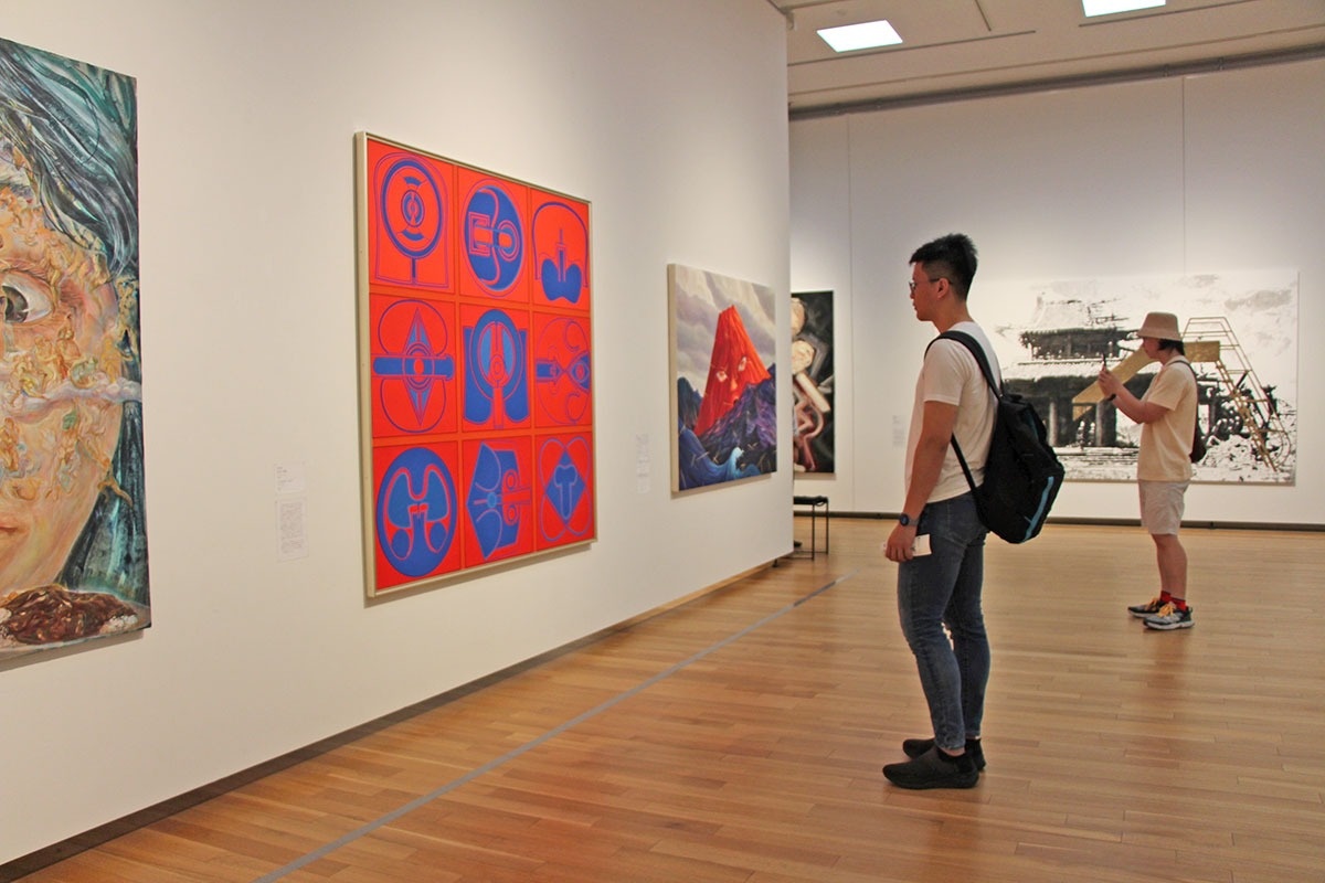 瀬戸芸作家、魅力知って 高松市美・来月27日まで 17人、絵画や立体