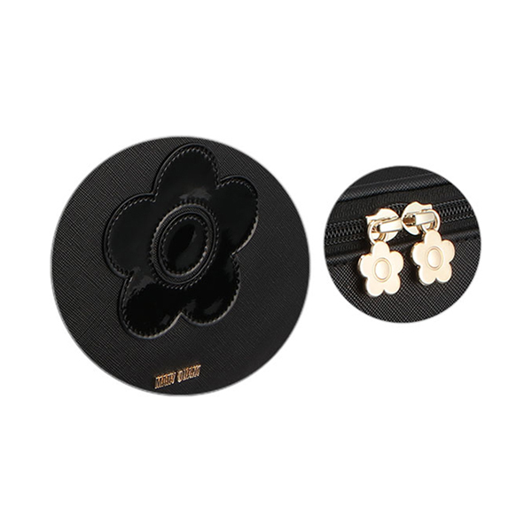 サフィアーノデイジーパッチ バニティXL / マリークワント(化粧ポーチ