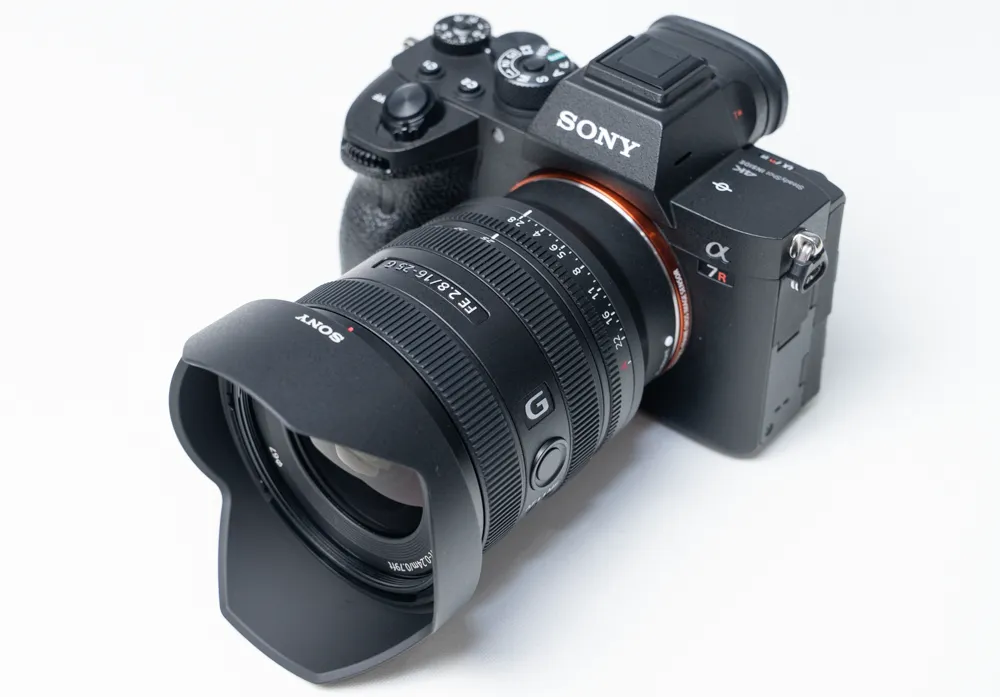 大口径コンパクト広角ズームGレンズ『FE 16-25mm F2.8 G』（SEL1625G