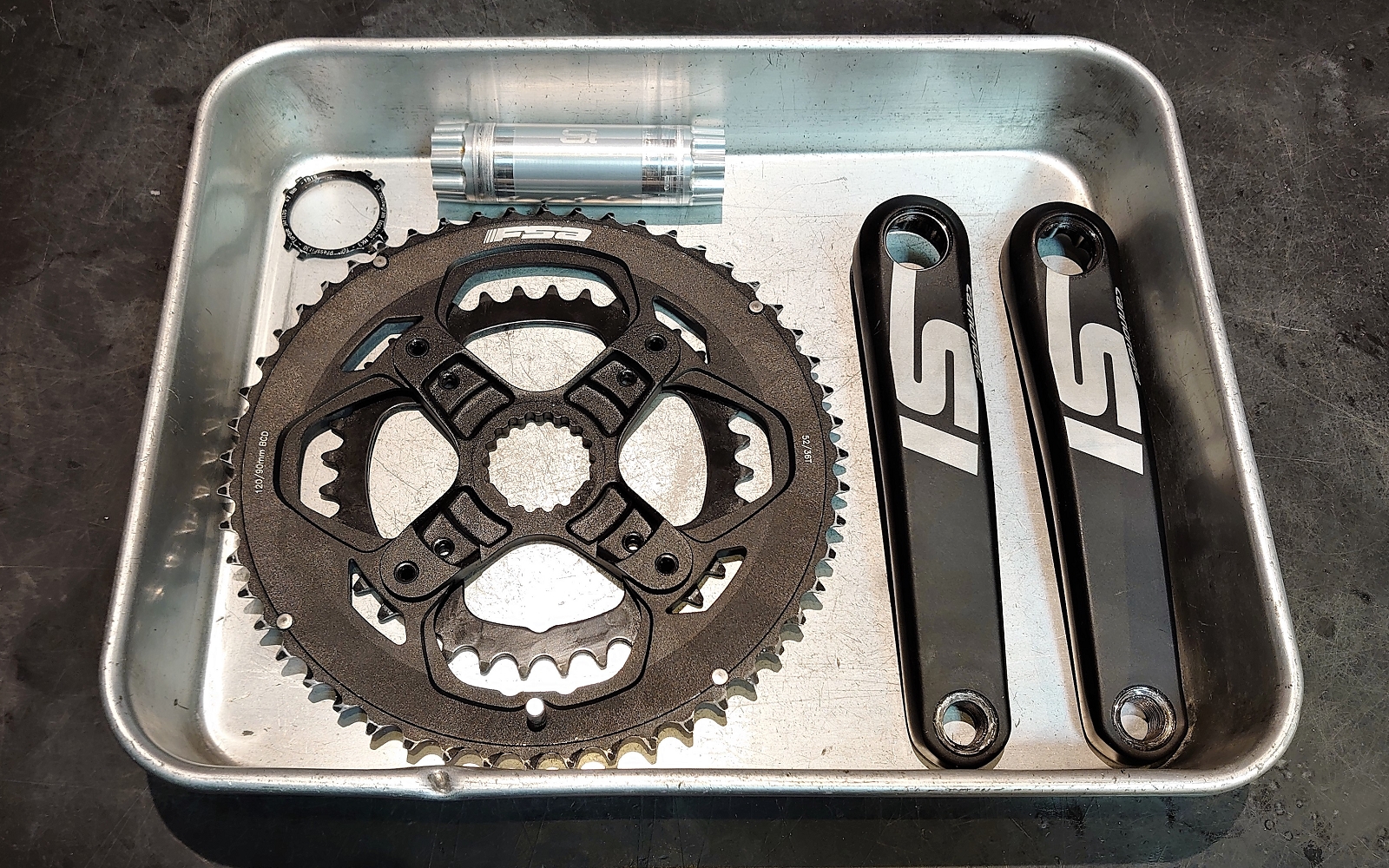 キャノンデール乗りなら外せない！ ─ HOLLOWGRAM SiSL2クランク