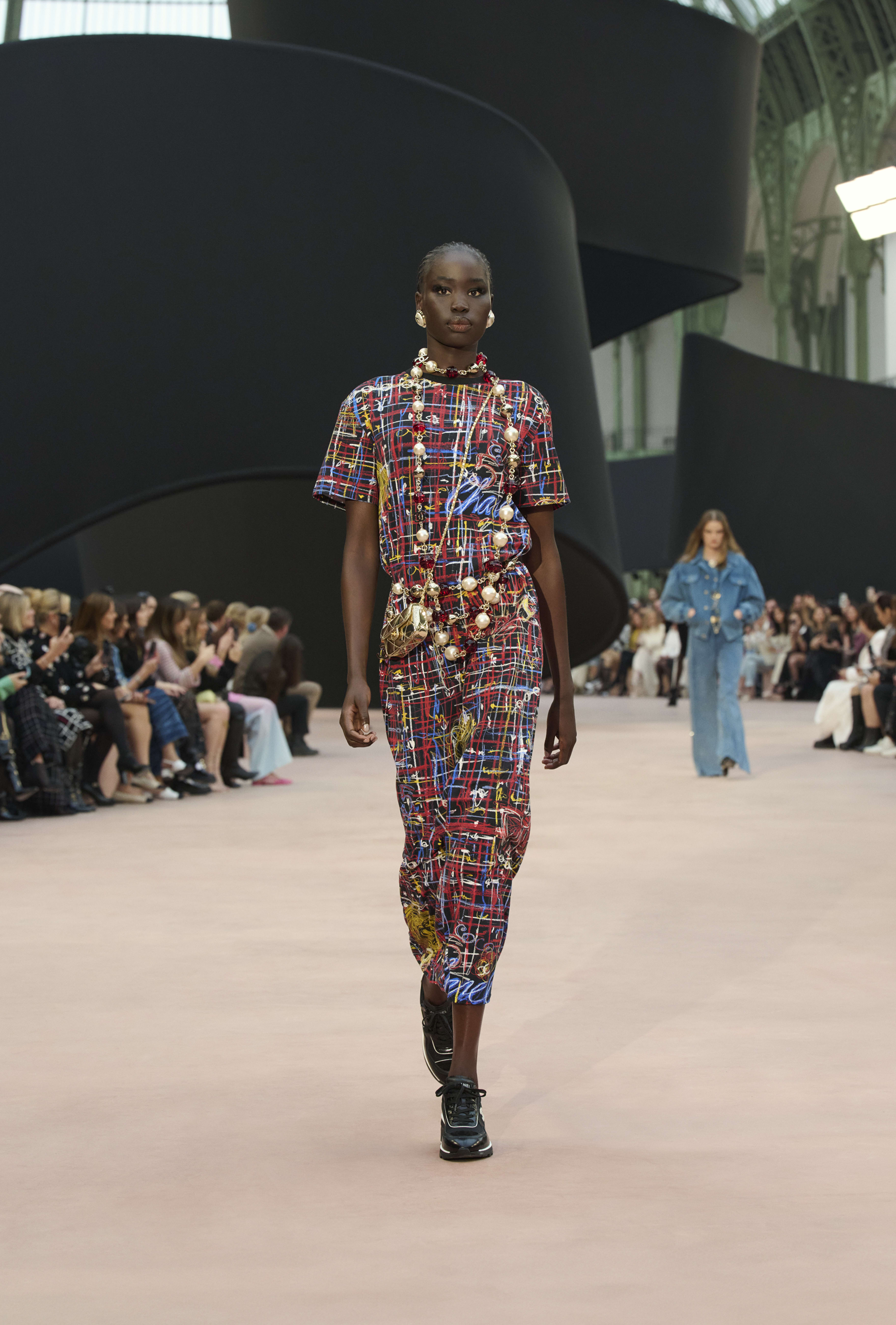 スモール チェーンクラッチ - ミラー カーフスキン、ゴールド