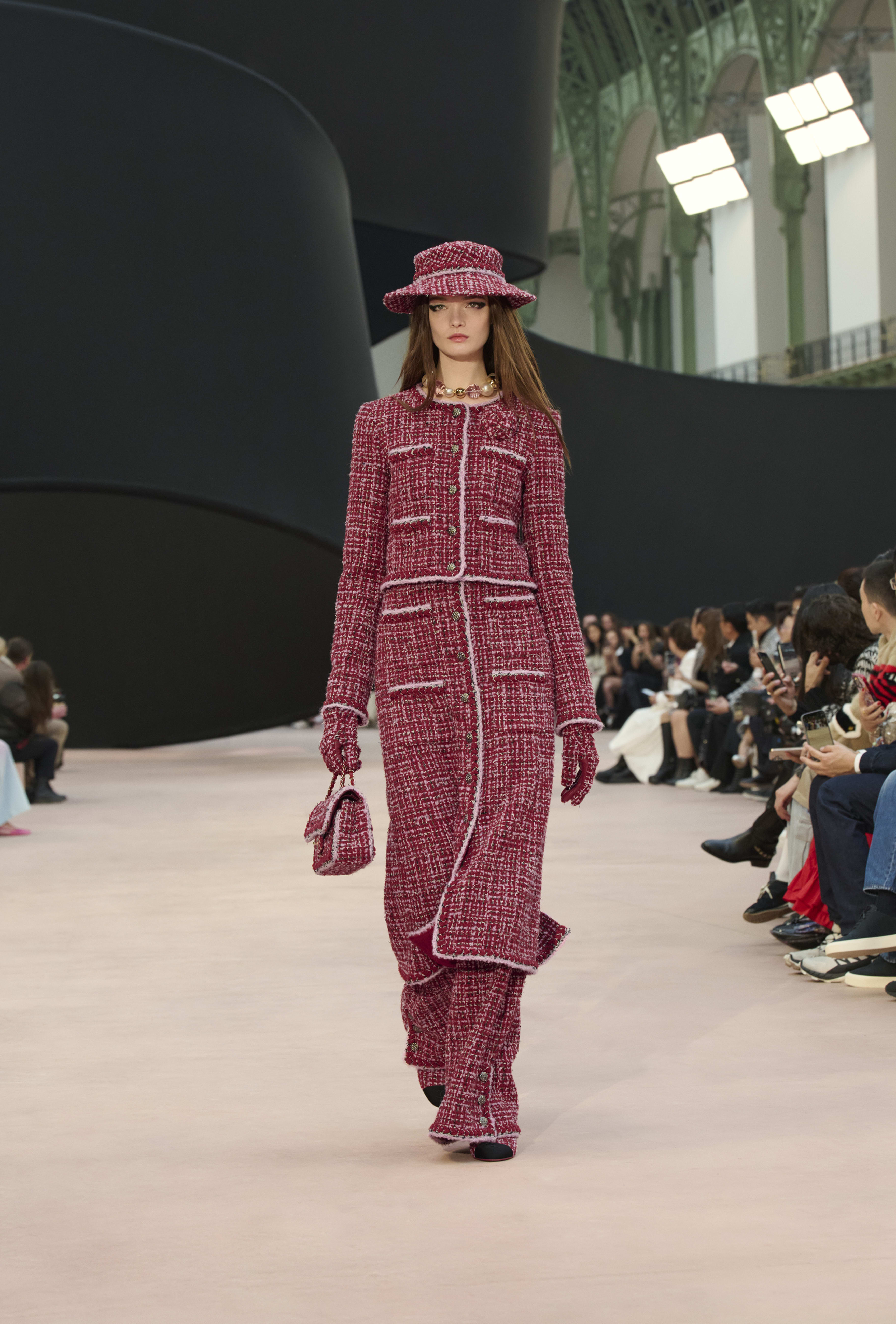 パンツ - ツイード、レッド、ピンク & ブラック — ファッション