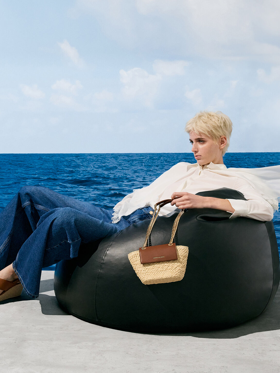 Shalia シャリア ラフィアウーブンチェーンストラップクロスボディ