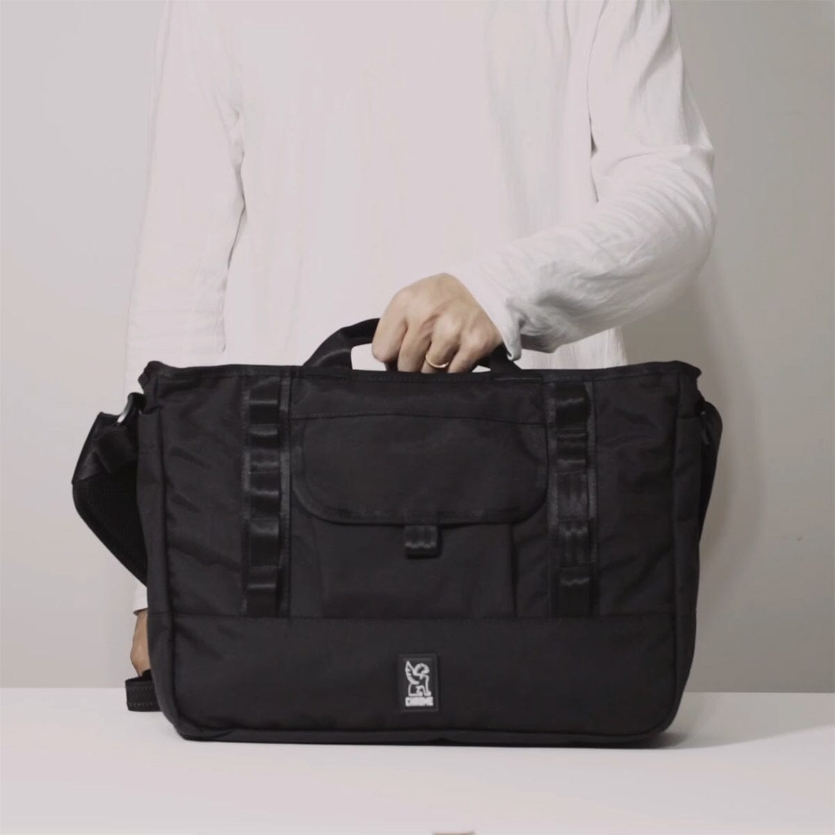 MIDTOWN 20L MESSENGER(ミッドタウン 20L メッセンジャー) | クローム
