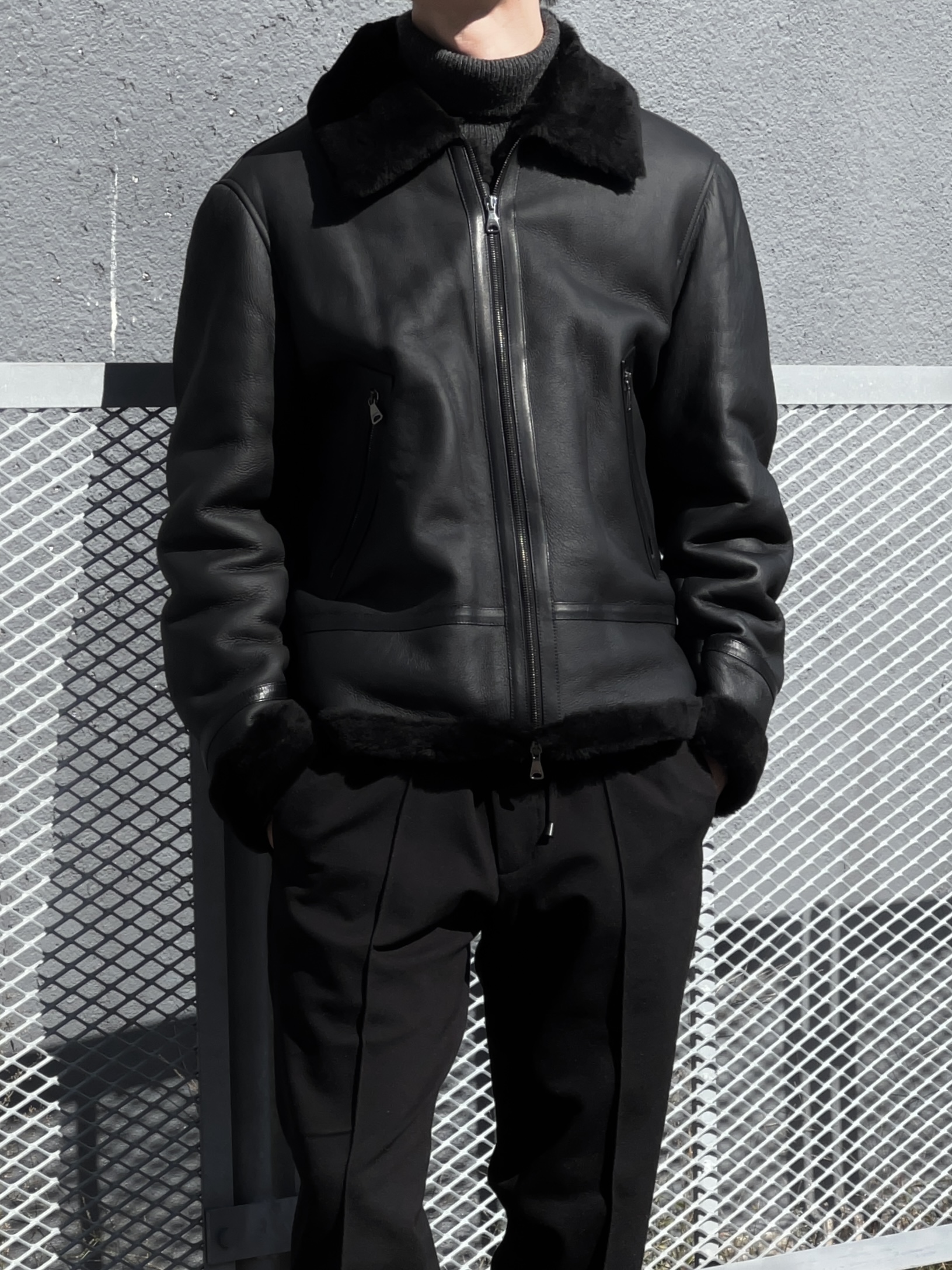 イタリアのラグジュアリーアウターブランドが作るムートンジャケット