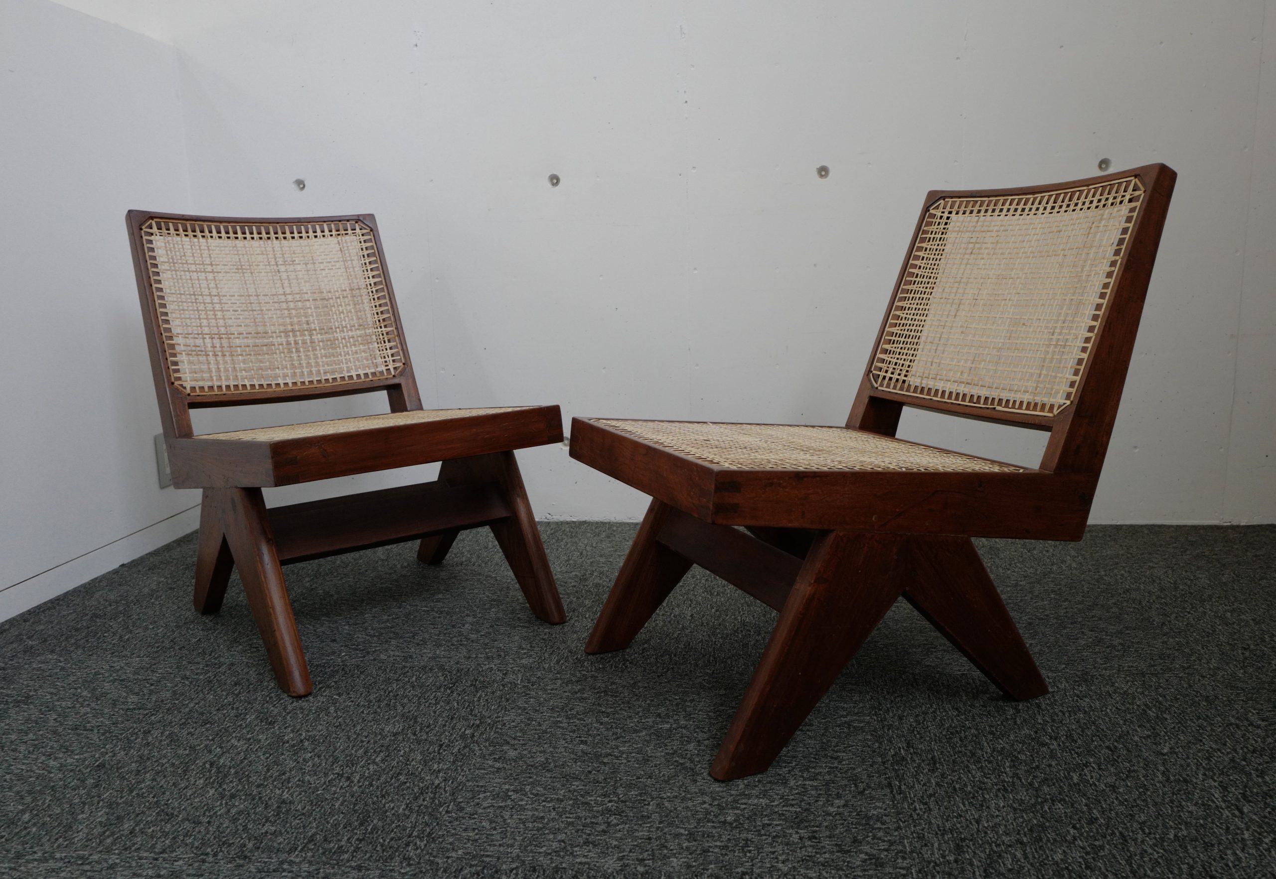 ピエールジャンヌレのアームレスイージーチェア | soup / clozzet