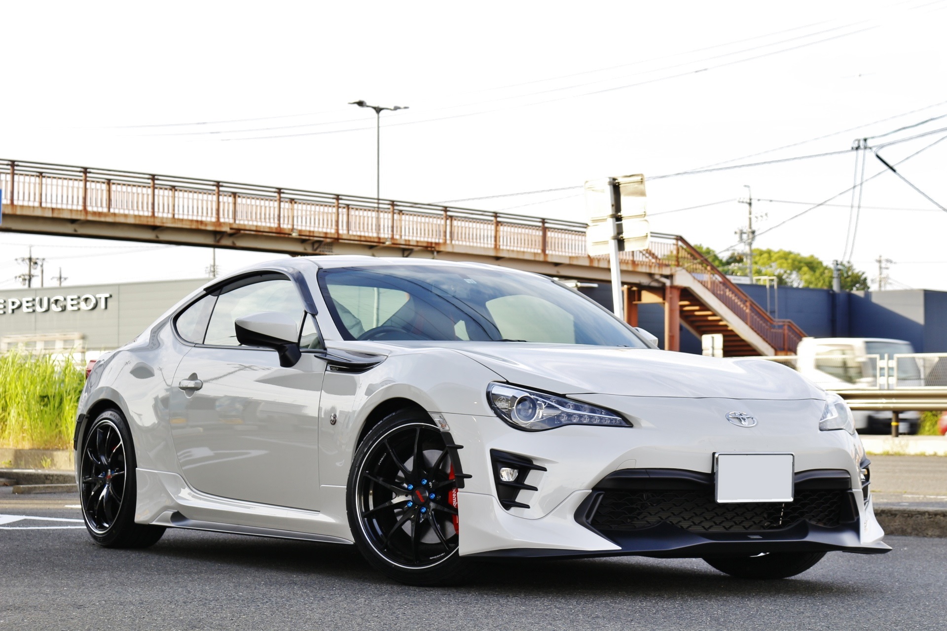 86 後期 を HKS ハイパーマックスIV GT で ローダウン。 ボルク