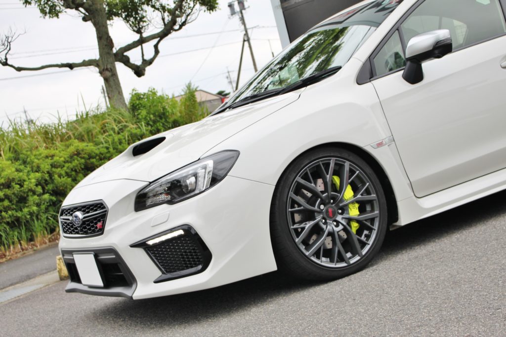 VAB SUBARU WRX STI 後期 6ポッド を TEINモノスポーツ 車高調で