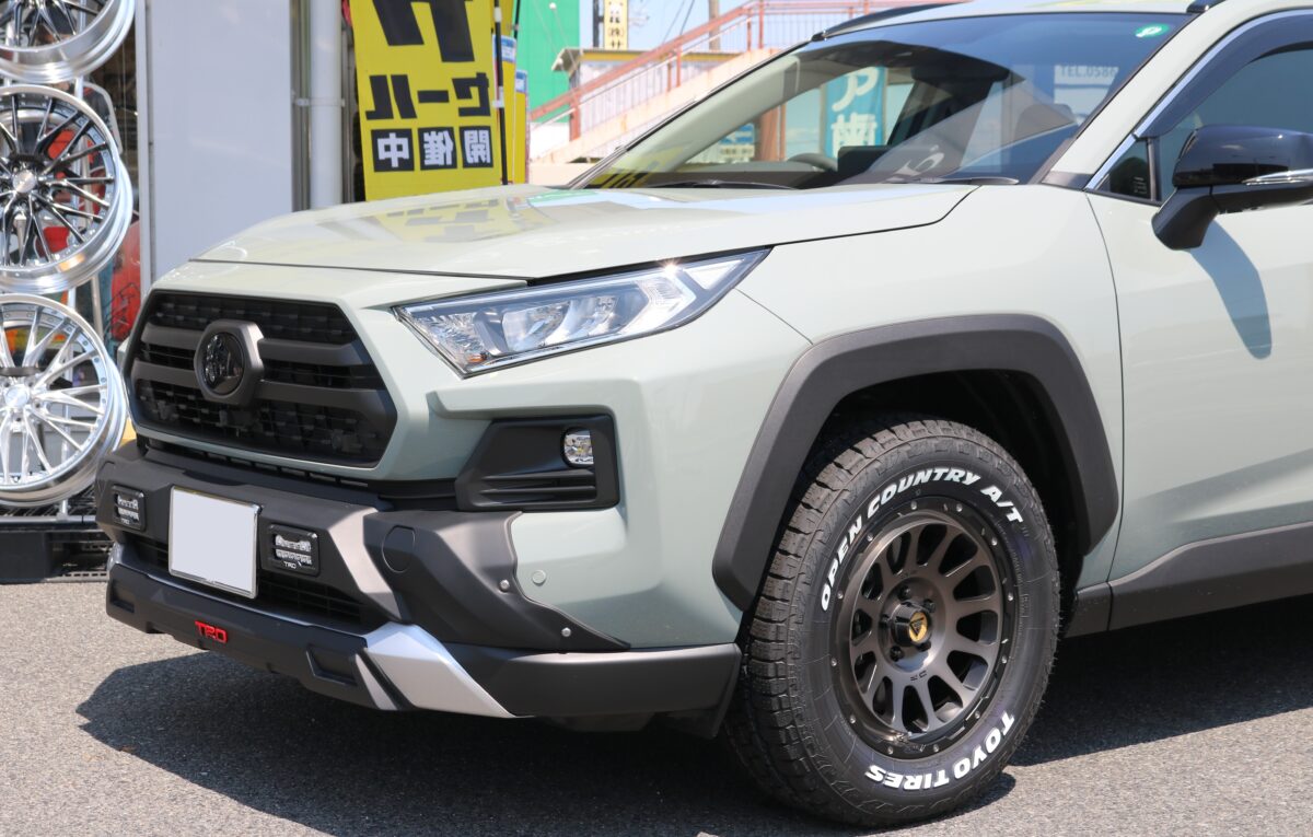 RAV4にオフ系カスタムで大人気のデルタフォースのオーバル・17インチ