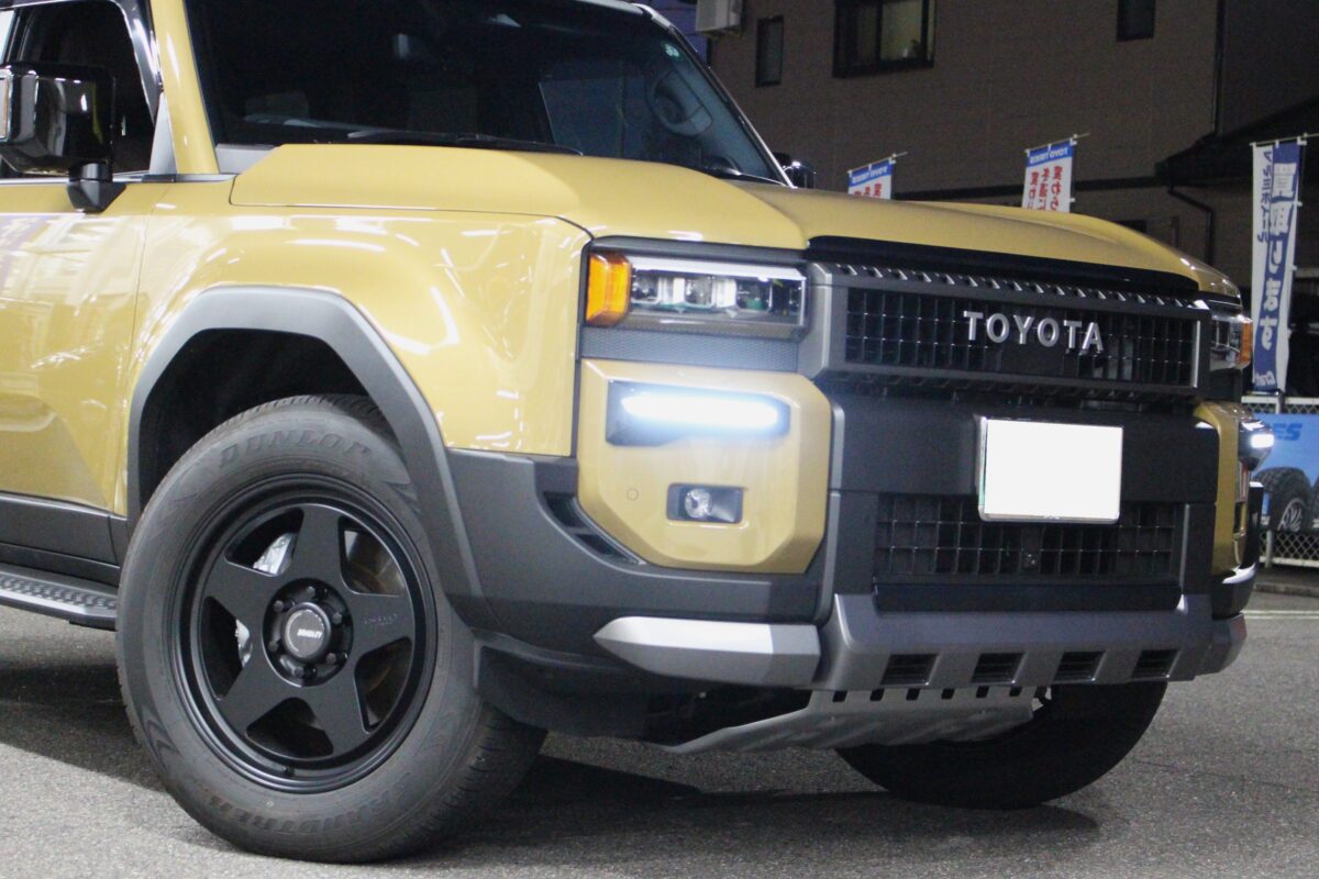 ランクル250ZXグレードに当店初ブラッドレー匠 20インチをツライチで