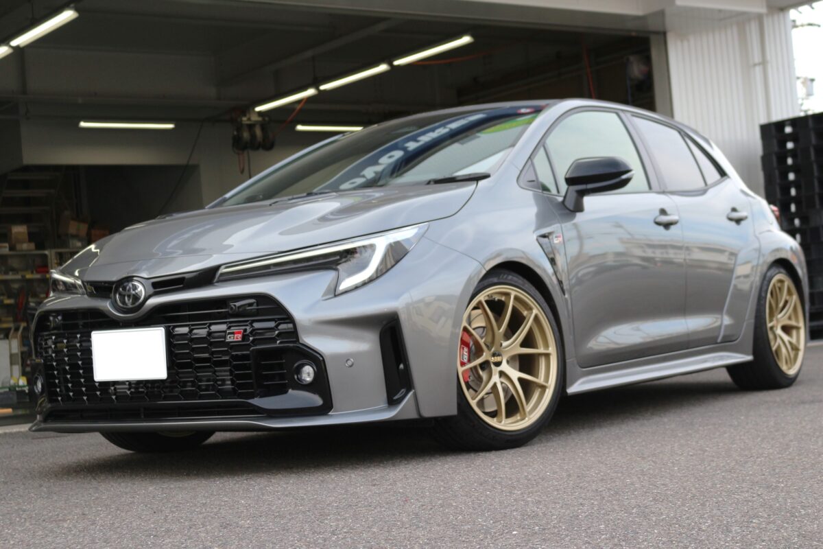 GRカローラ×BBS RI-A】ゴールドカラーでかっこよく決める！ | 多治見店