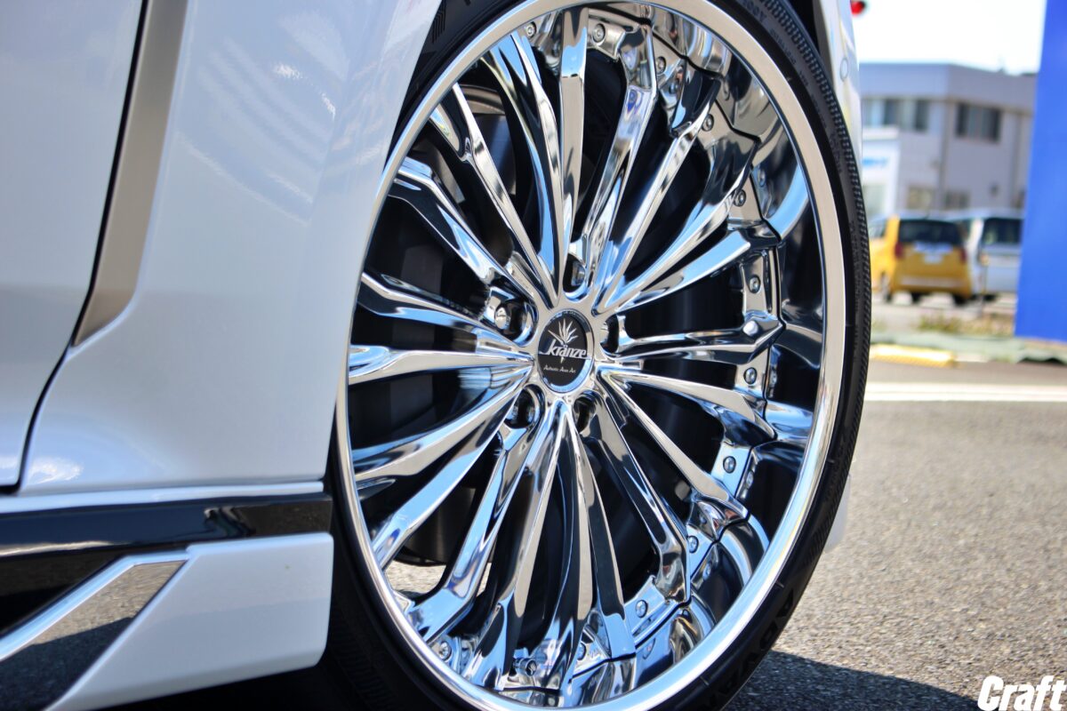 21インチ・ツライチセッティング 」 で仕上げたクラウンセダンはいかが