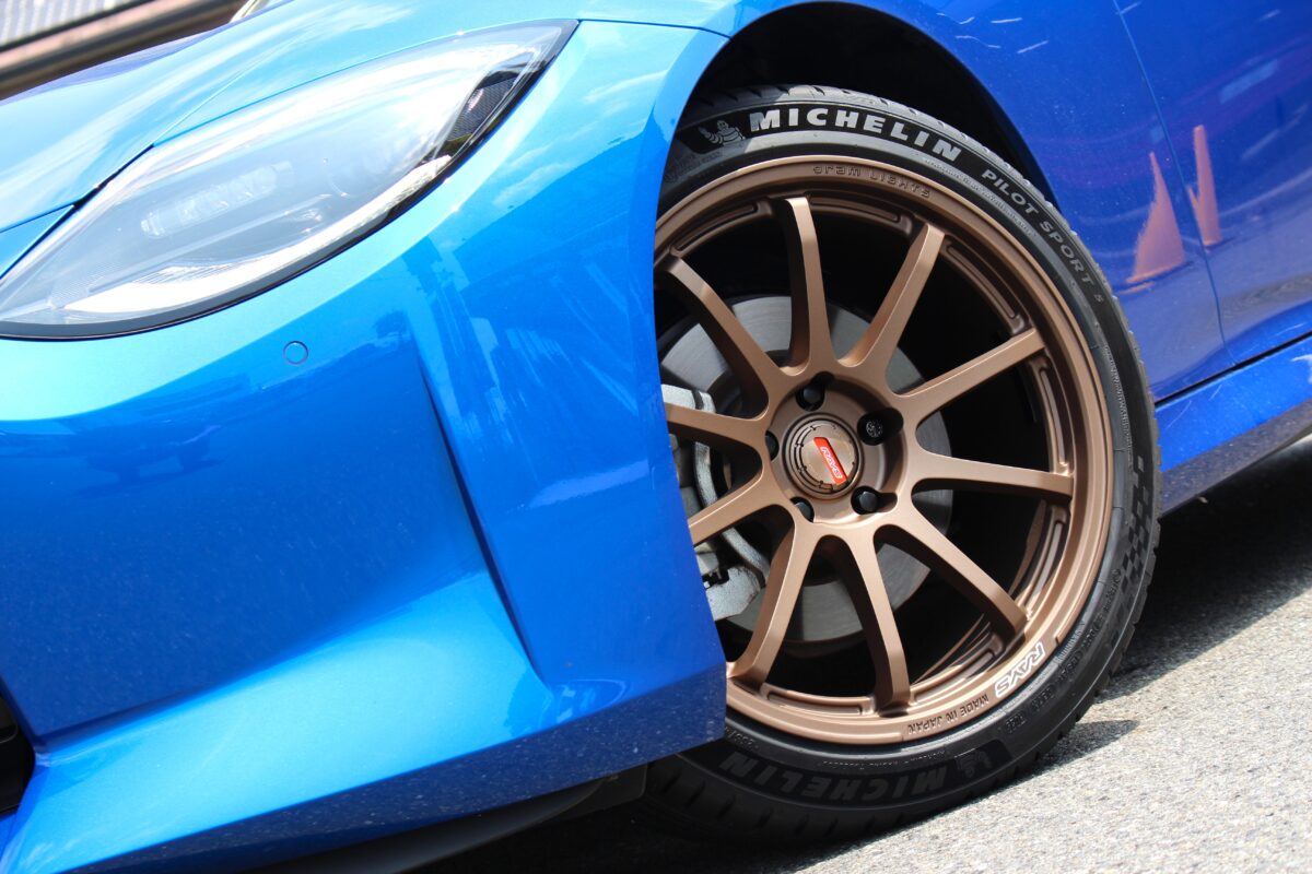 RZ34系フェアレディZにレイズ グラムライツ 57NR 19インチを装着