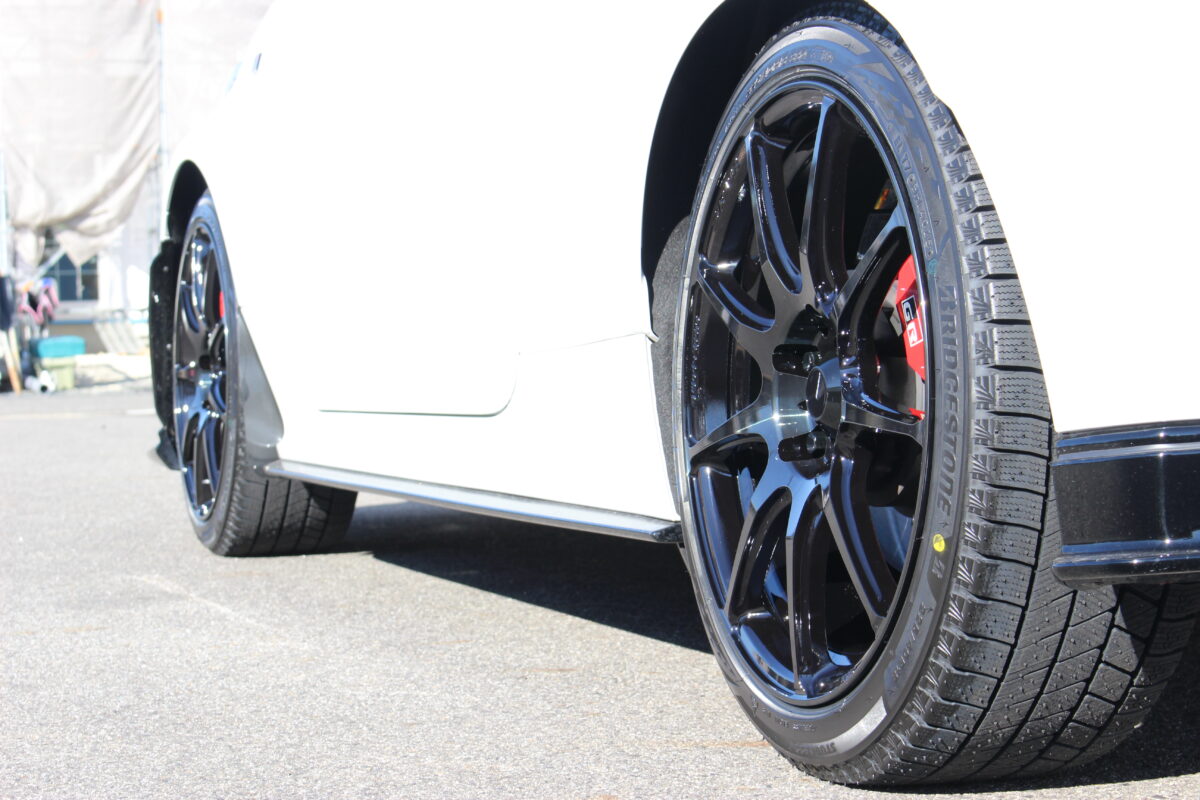 GRヤリスに装着可能なスタッドレスタイヤは？】かっこいいホイールで冬