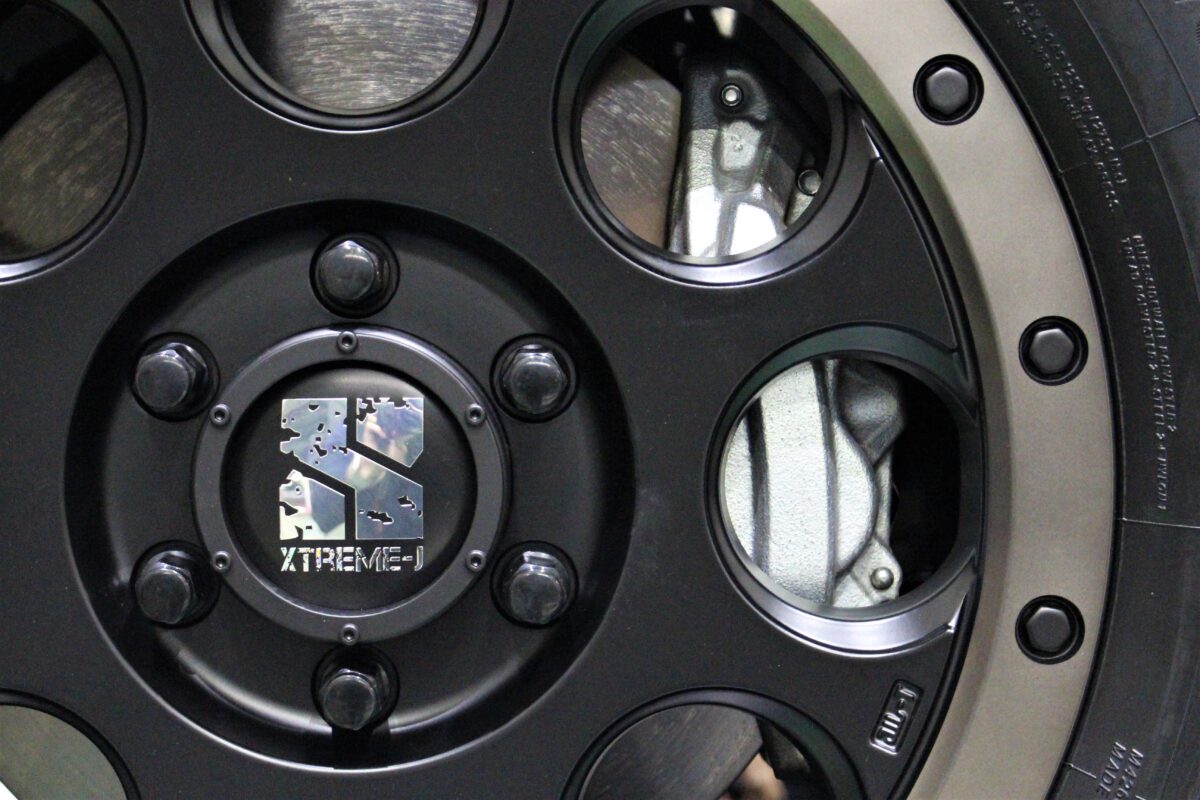 ランクル300 にスタッドレスタイヤセット。MLJ エクストリームJ XJ03