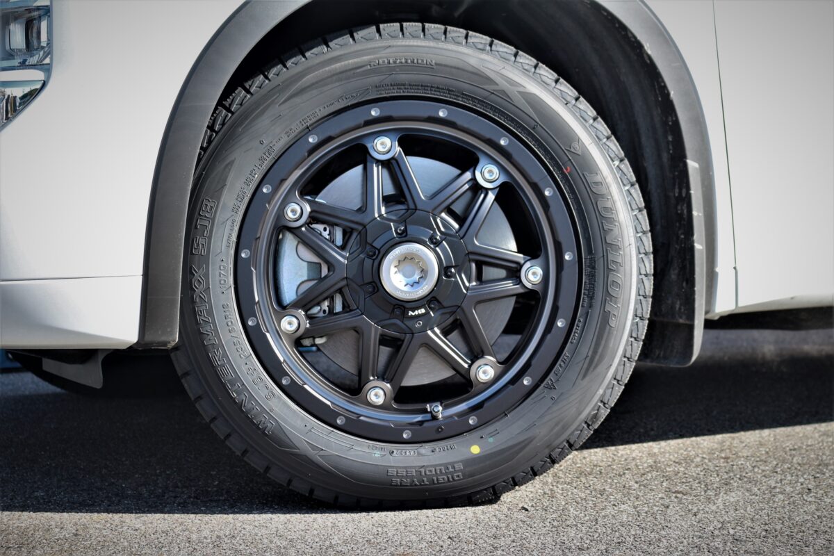 アウトランダーPHEV】純正20インチに対してスタッドレスは18インチが