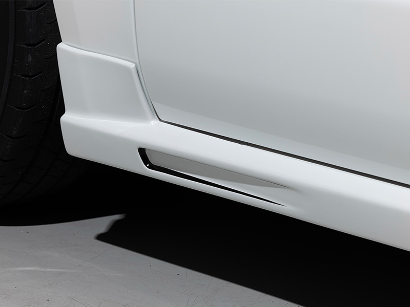 LEGARE サイドステップ □ハイエース ナローワイド共通 全年式対応