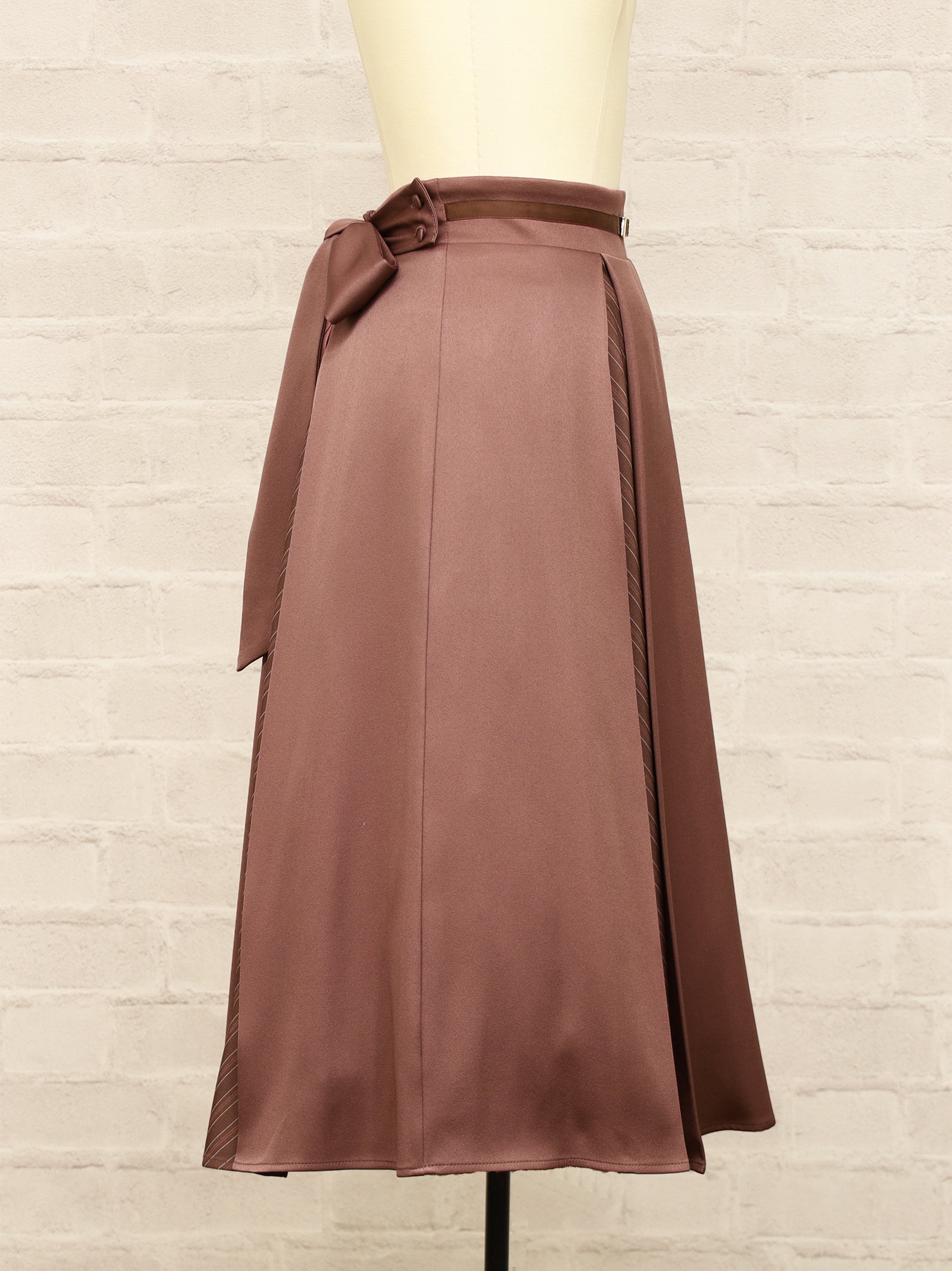 マチ切替ストライプミドル丈スカート – Amavel（アマベル）公式サイト