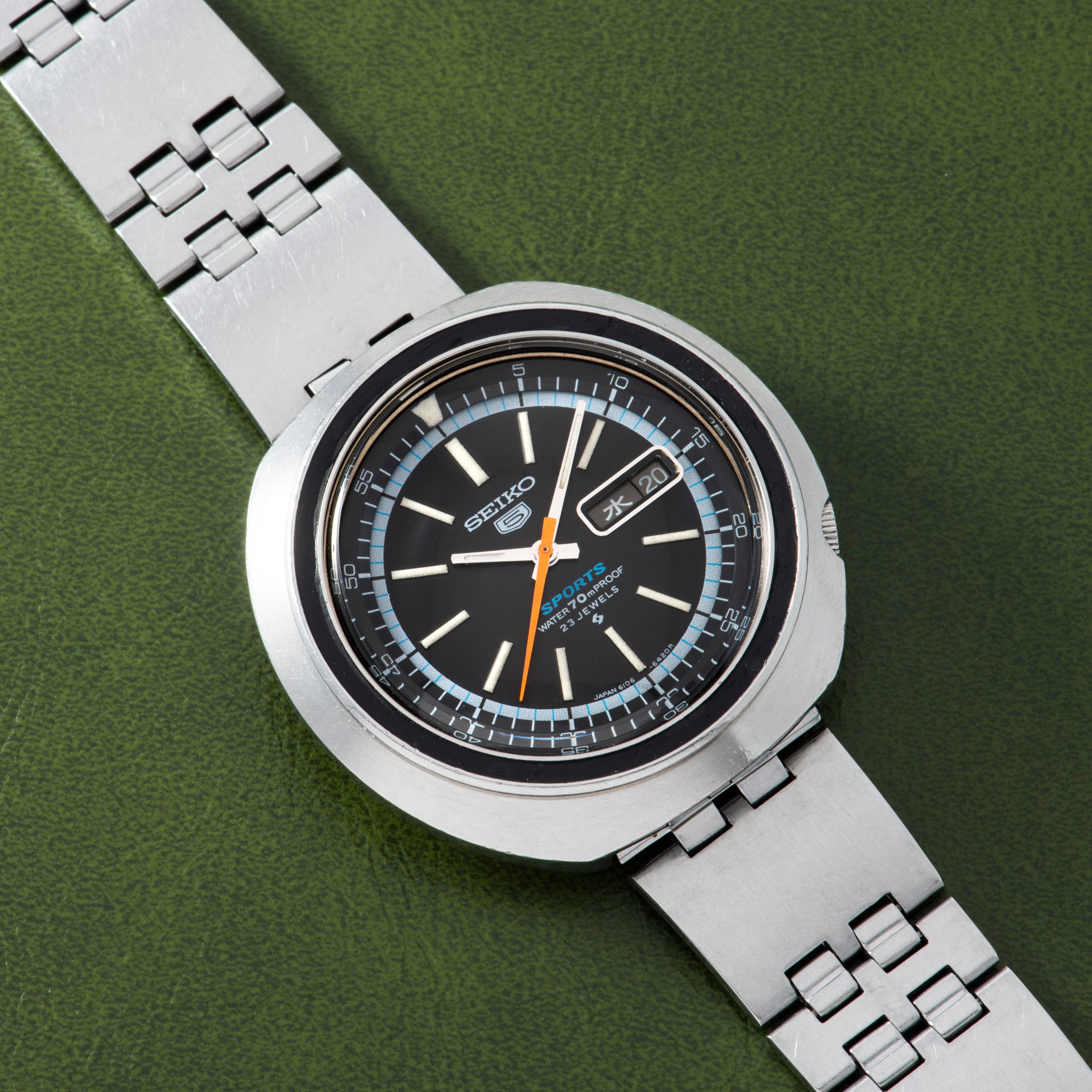 Seiko 5 Sports Diver – Analog:Shift