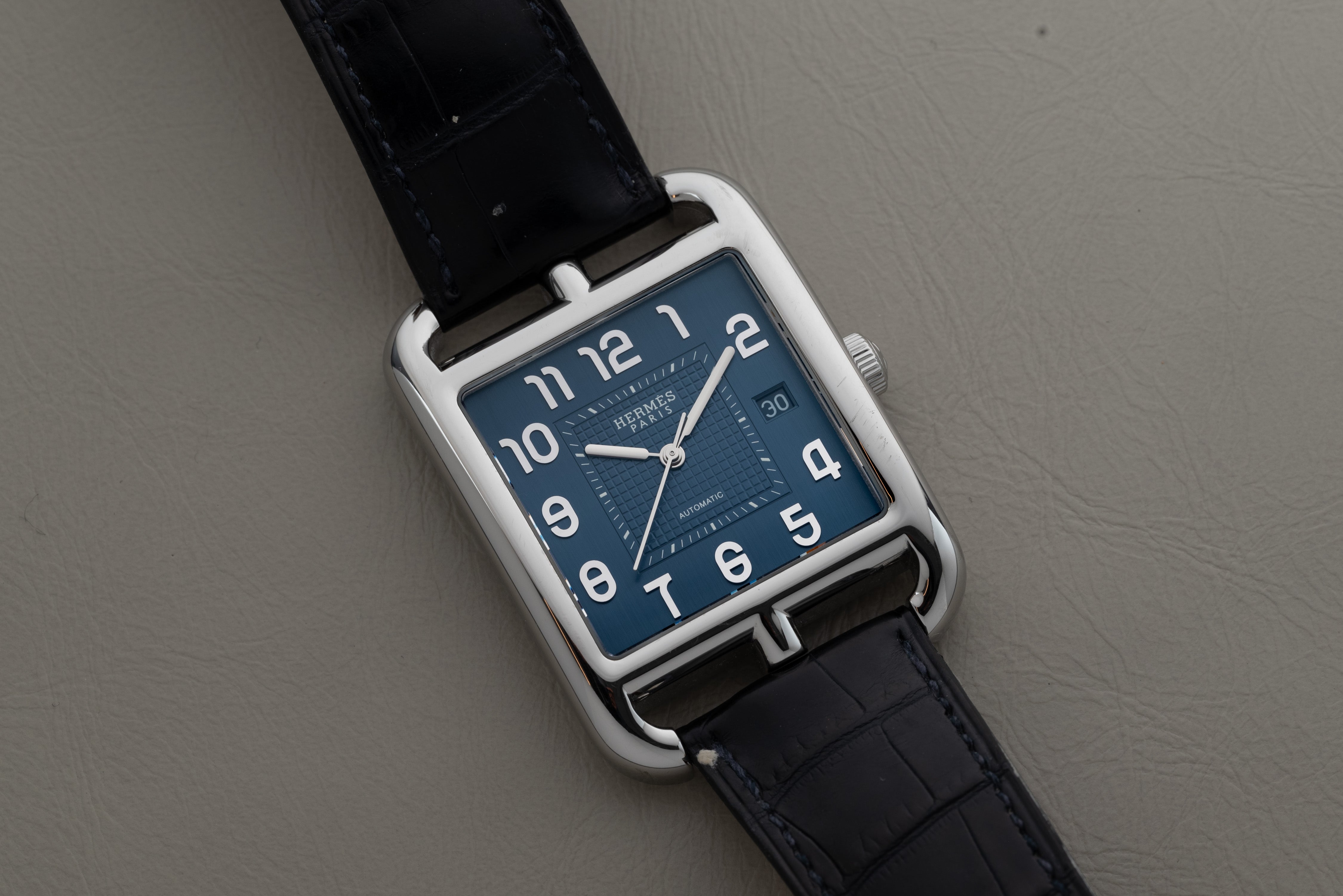 Hermès Cape Cod – Analog:Shift