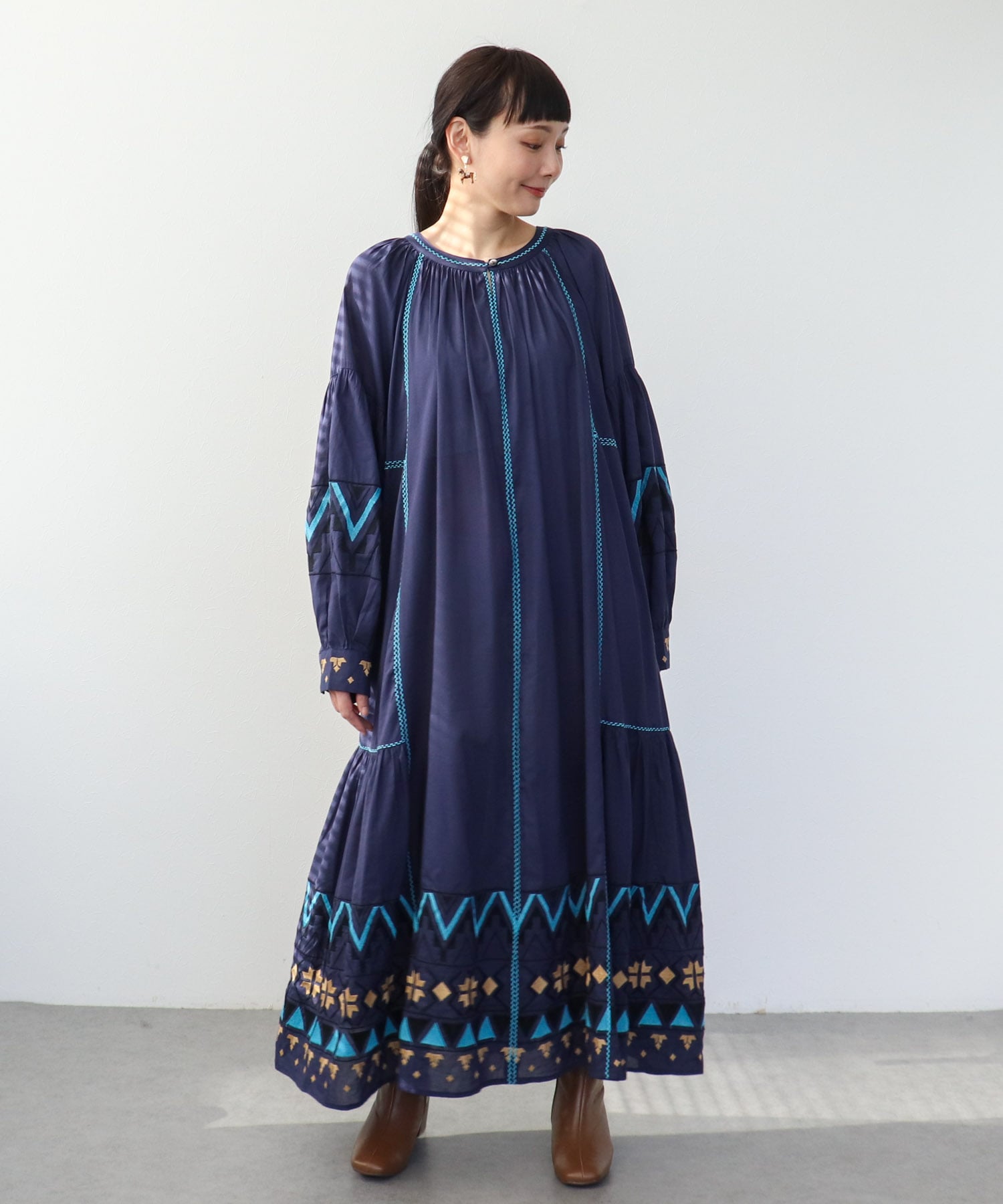 コットンレーヨン刺繍ワンピース | AND ON JIONE STORE（アンドオン