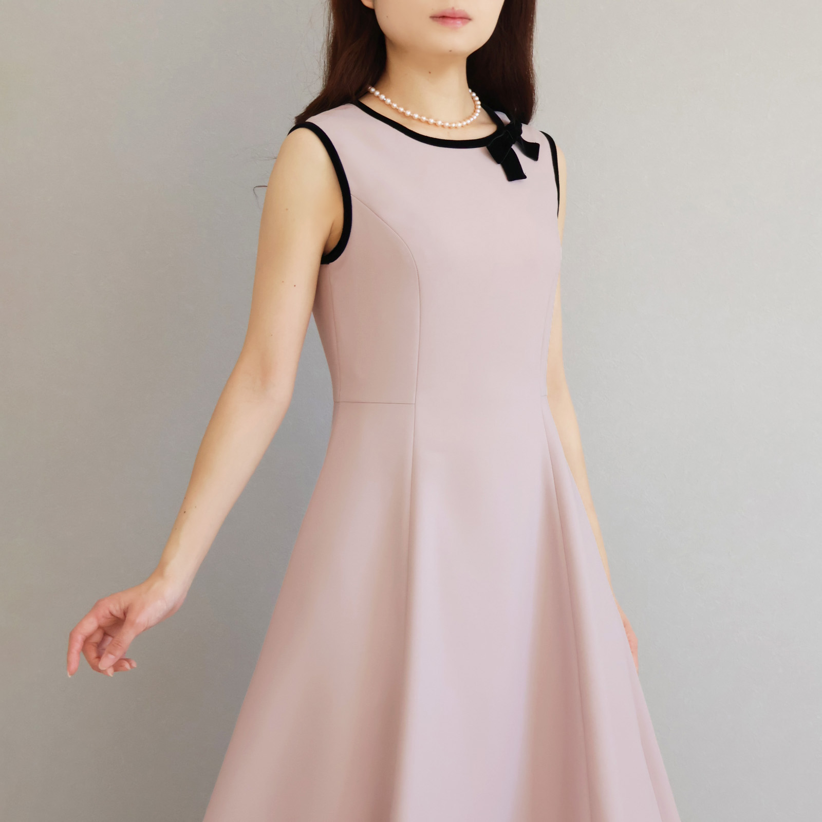 ベルベット使い ブローチ付き パネルラインワンピース【JM2443BF