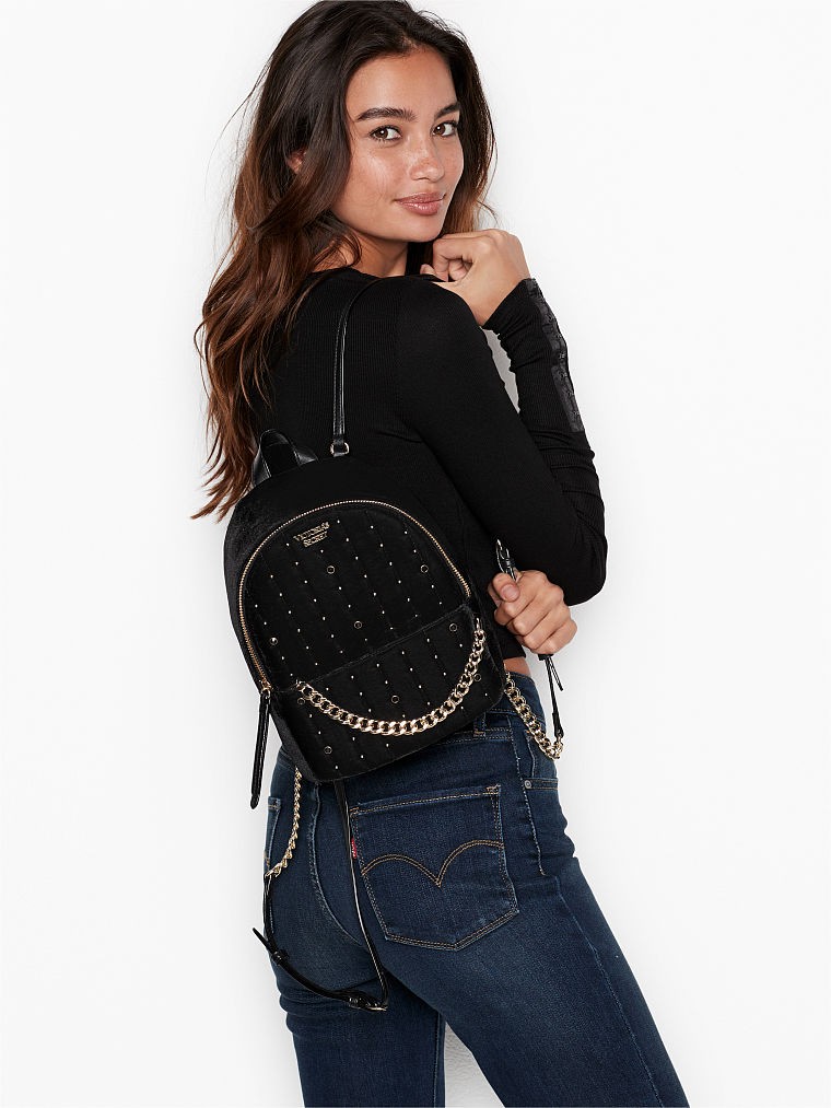 Victoria's Secert luxusní černý sametový batůžek Velvet Stud City