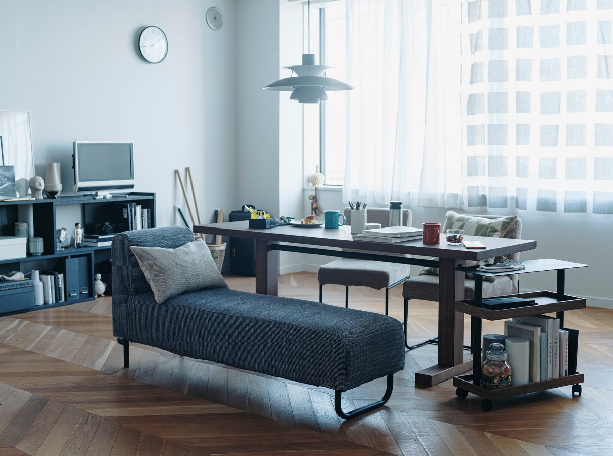 OWN-S DINING CHAIR(STEEL LEG)（オウンS ダイニングチェア（スチール