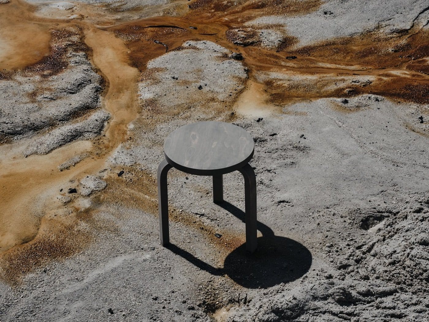 Dover Street Market Ginzaにてフィンランド家具の名作「スツール 60