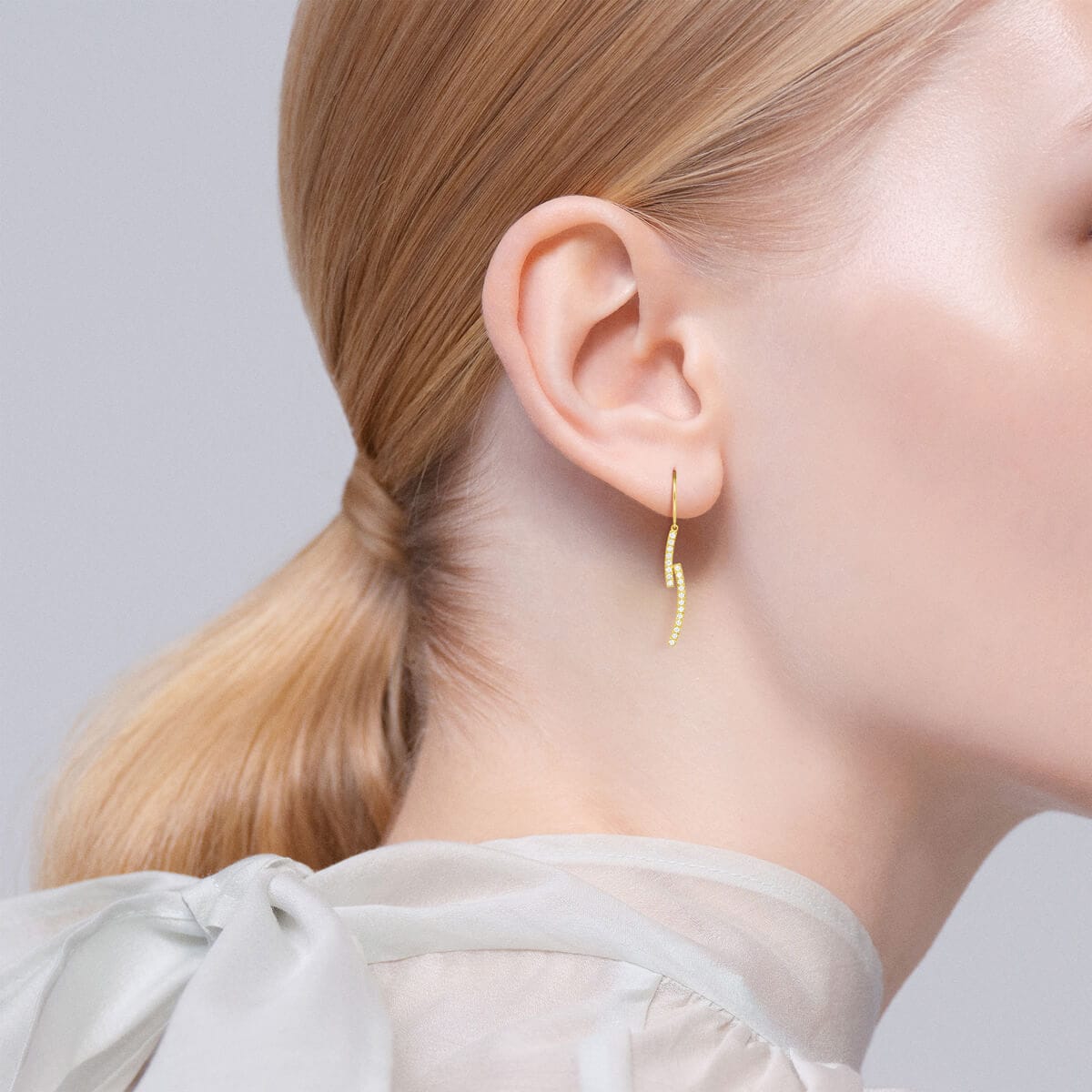 ティナレイピアス 片耳 AHKAH | AHKAHティナライン ピアス（ピアス