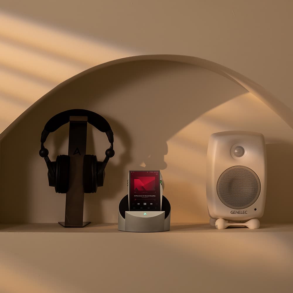 Astell&Kern AK CRADLE XLR/USB-C搭載ドッキング型クレードル [IRV-AK